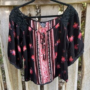 Angie Butterfly Cold Shoulder Floral Blouse